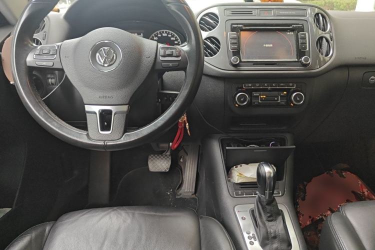 Used Volkswagen Tiguan 2015 2.0 TSI Comfort Edition Center Console