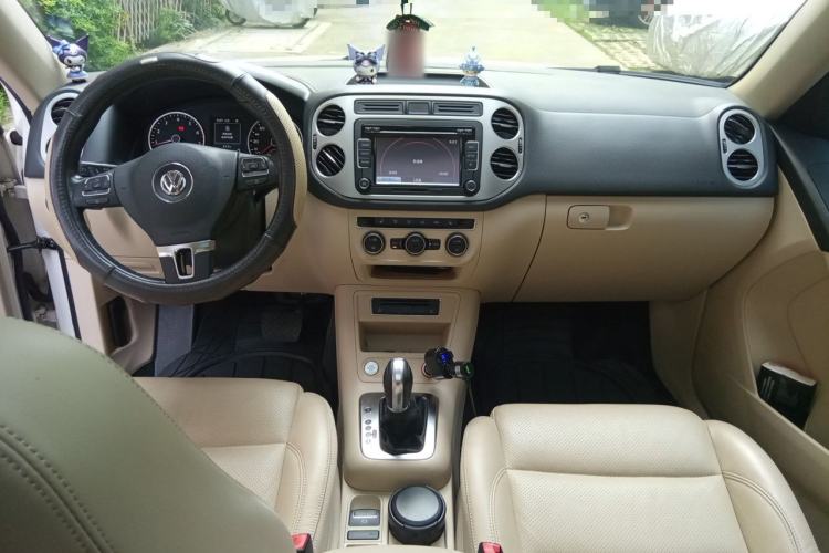 Used Volkswagen Tiguan 2015 1.8TSI Automatic Two-Wheel Drive Luxury Model Center Console