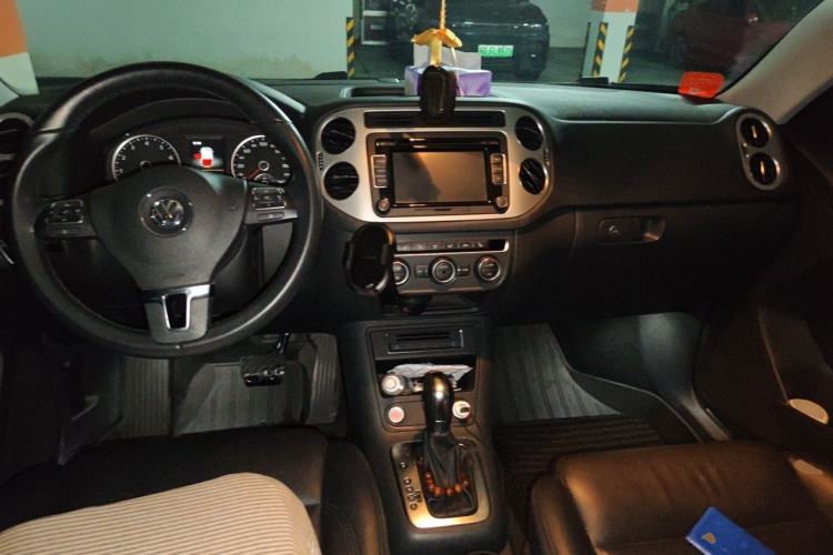 Used Volkswagen Tiguan 2015 1.8TSI Automatic Two-Wheel Drive Luxury Model Center Console