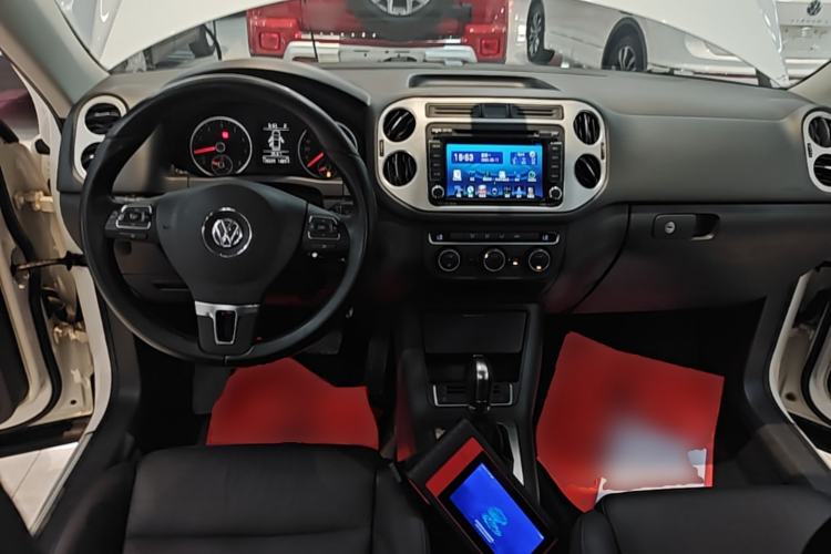 Used Volkswagen Tiguan 2015 1.8TSI Automatic All-Wheel Drive Comfort Edition Center Console