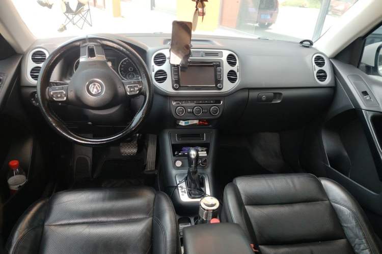 Used Volkswagen Tiguan 2015 1.8TSI Automatic Two-Wheel Drive Luxury Model Center Console