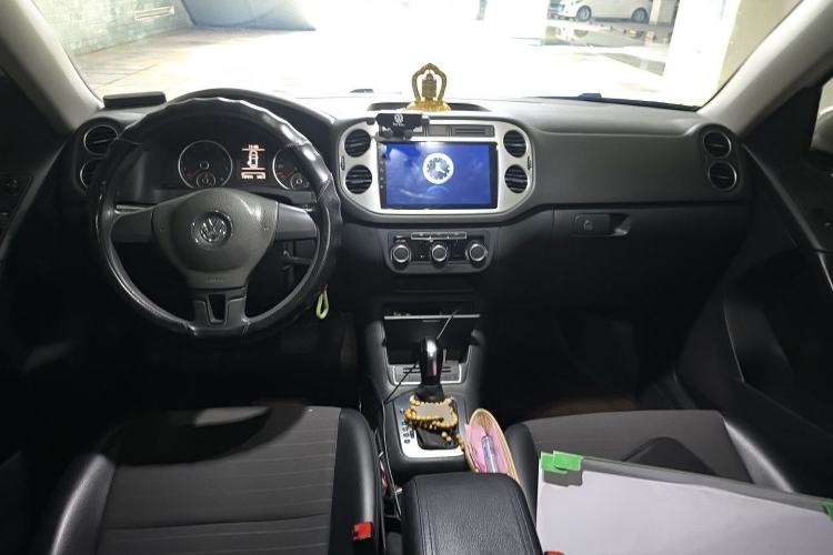 Used Volkswagen Tiguan 2015 1.8TSI Automatic Two-Wheel Drive Trend Edition Center Console