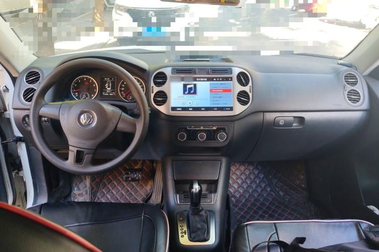 Used Volkswagen Tiguan 2015 1.8TSI Automatic Two-Wheel Drive Trend Edition Center Console