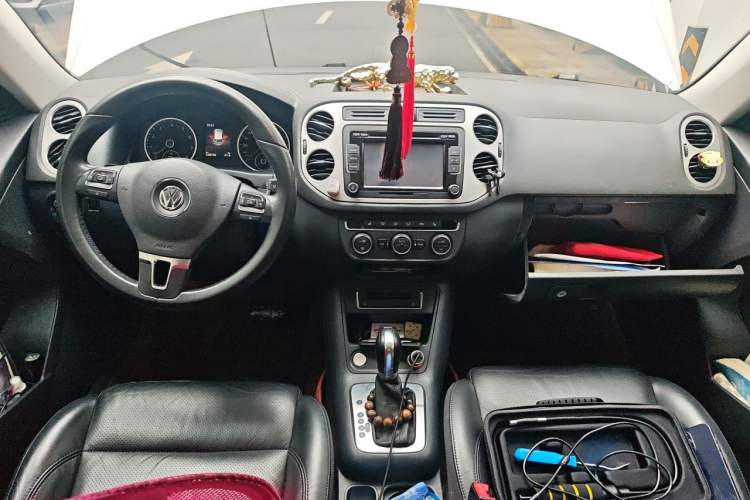 Used Volkswagen Tiguan 2015 1.8TSI Automatic Two-Wheel Drive Luxury Model Center Console