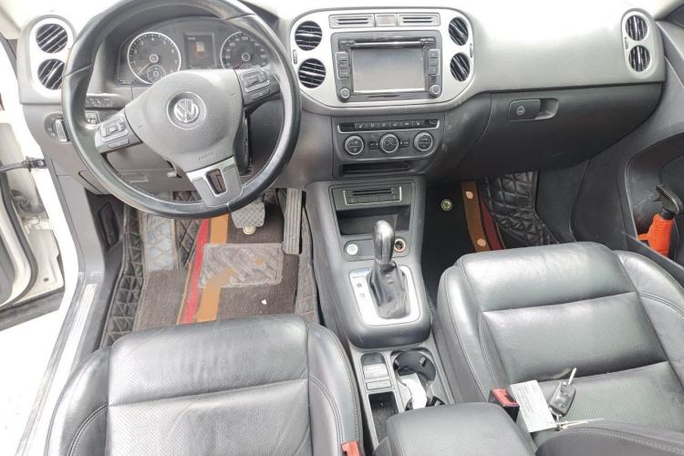 Used Volkswagen Tiguan 2015 2.0 TSI Automatic All-Wheel Drive Luxury Edition Center Console