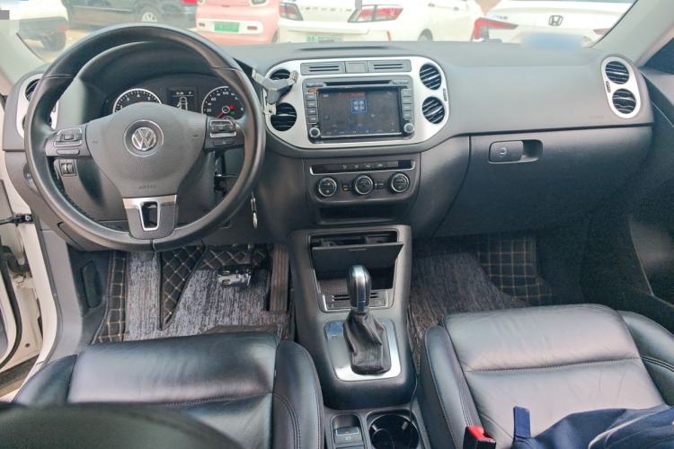 Used Volkswagen Tiguan 2015 1.8TSI Automatic Two-Wheel Drive Comfort Edition Center Console