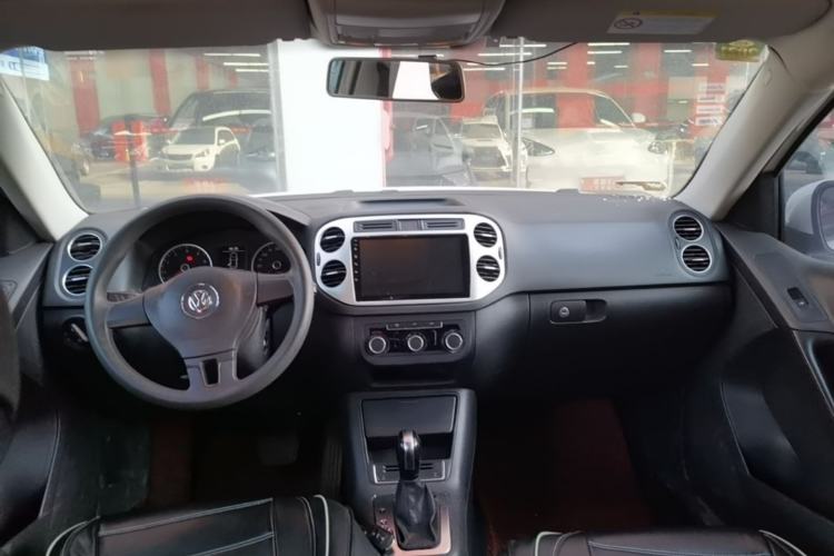 Used Volkswagen Tiguan 2015 1.8TSI Automatic Two-Wheel Drive Trend Edition Center Console