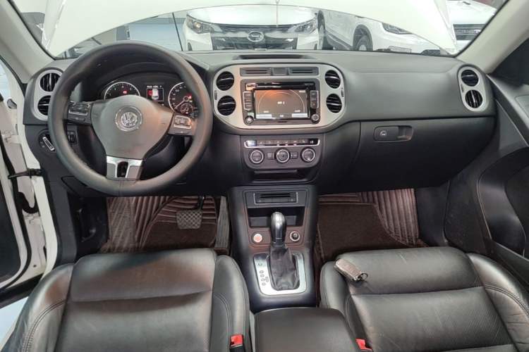 Used Volkswagen Tiguan 2015 1.8TSI Automatic Two-Wheel Drive Luxury Model Center Console