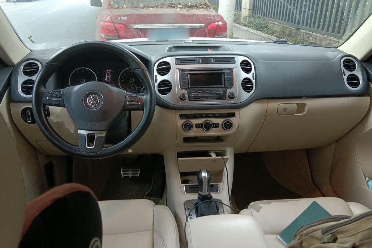 Used Volkswagen Tiguan 2015 1.8TSI Automatic Two-Wheel Drive Comfort Edition Center Console