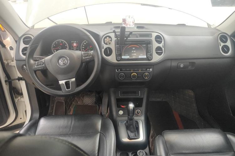 Used Volkswagen Tiguan 2015 1.8TSI Automatic Two-Wheel Drive Luxury Model Center Console