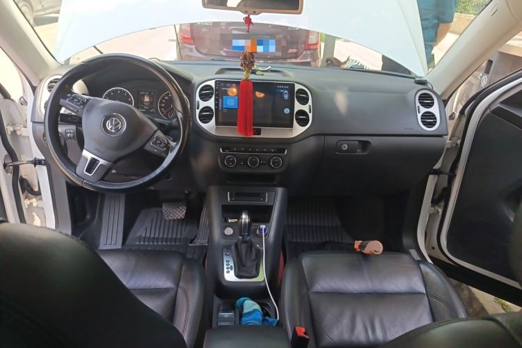 Used Volkswagen Tiguan 2015 1.8TSI Automatic All-Wheel-Drive Luxury Model Center Console