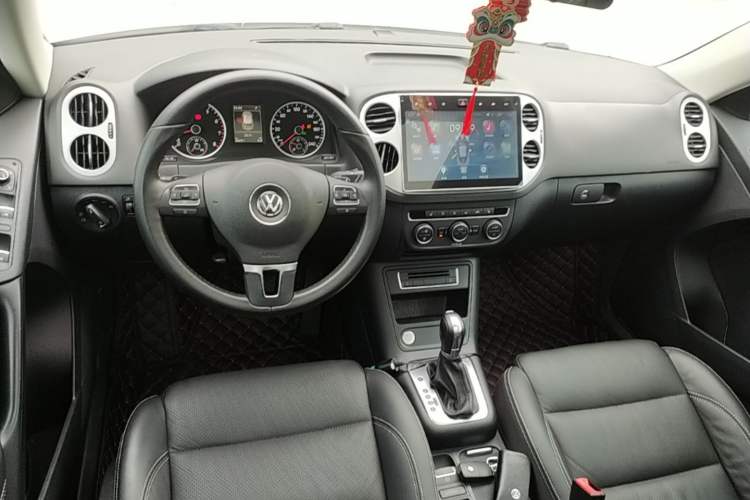 Used Volkswagen Tiguan 2015 1.8TSI Automatic Two-Wheel Drive Luxury Model Center Console