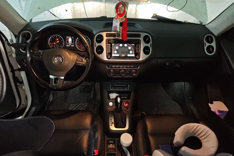 Used Volkswagen Tiguan 2015 1.8TSI Automatic Two-Wheel Drive Luxury Model Center Console
