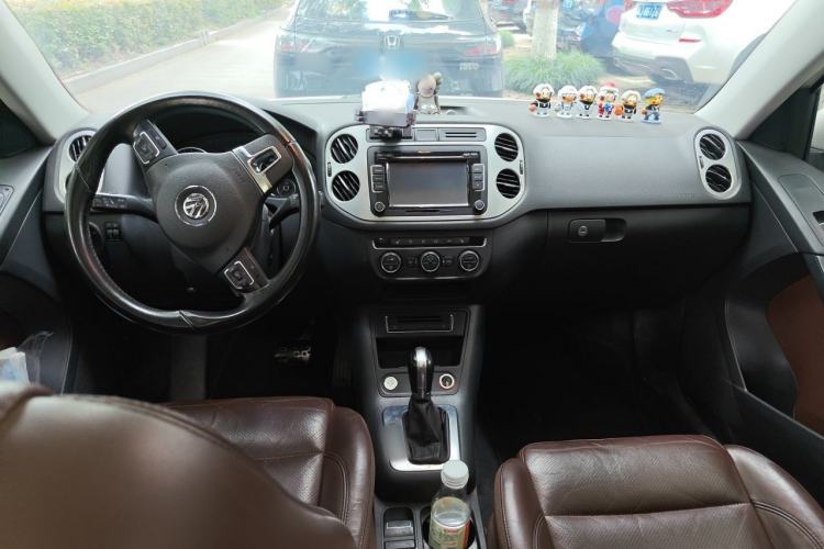 Used Volkswagen Tiguan 2015 1.8TSI Automatic Two-Wheel Drive Luxury Model Center Console