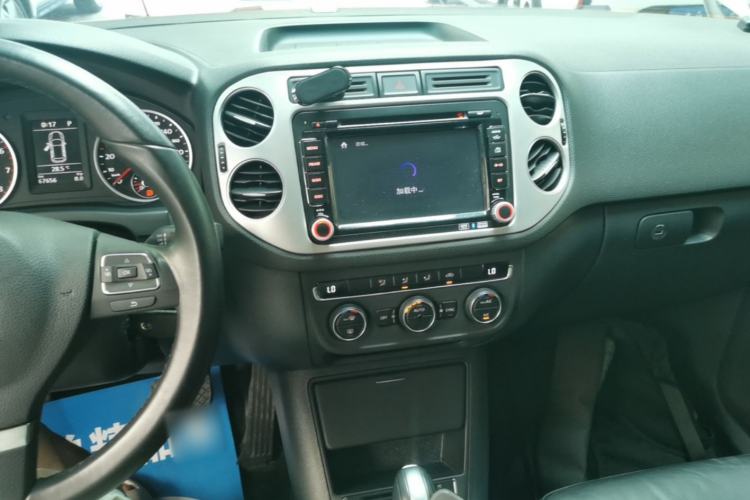 Used Volkswagen Tiguan 2015 1.8TSI Automatic Two-Wheel Drive Comfort Edition Center Console
