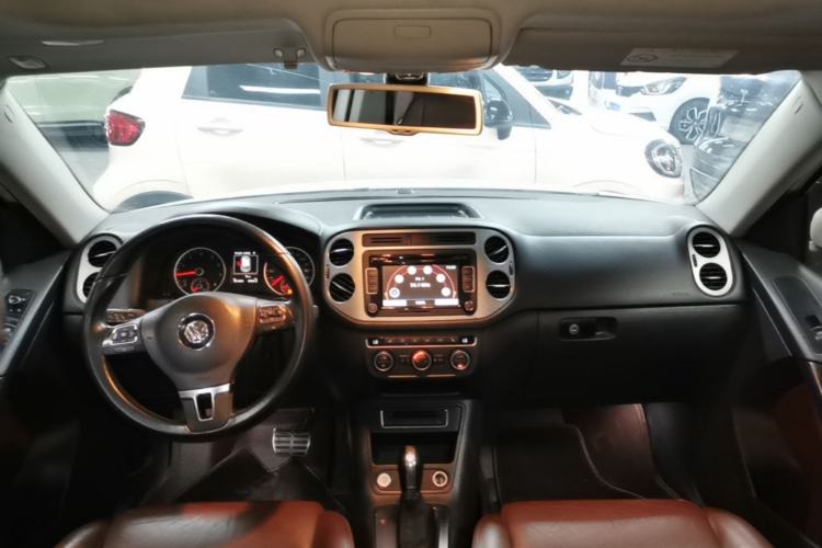 Used Volkswagen Tiguan 2015 1.8TSI Automatic Two-Wheel Drive Luxury Model Center Console