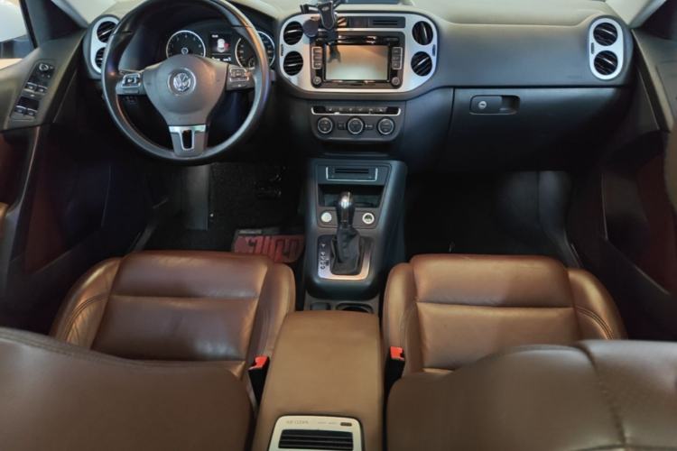 Used Volkswagen Tiguan 2015 1.8TSI Automatic Two-Wheel Drive Luxury Model Center Console