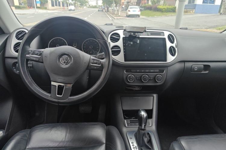 Used Volkswagen Tiguan 2015 1.8TSI Automatic Two-Wheel Drive Comfort Edition Center Console