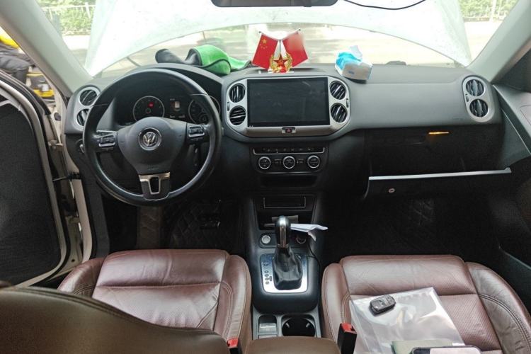 Used Volkswagen Tiguan 2015 1.8TSI Automatic Two-Wheel Drive Luxury Model Center Console