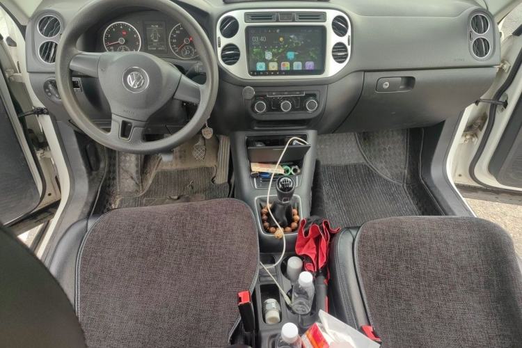 Used Volkswagen Tiguan 2015 1.8TSI Manual Two-Wheel Drive Fashion Edition Center Console