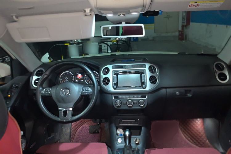 Used Volkswagen Tiguan 2015 2.0 TSI Automatic All-Wheel Drive Flagship Edition Center Console