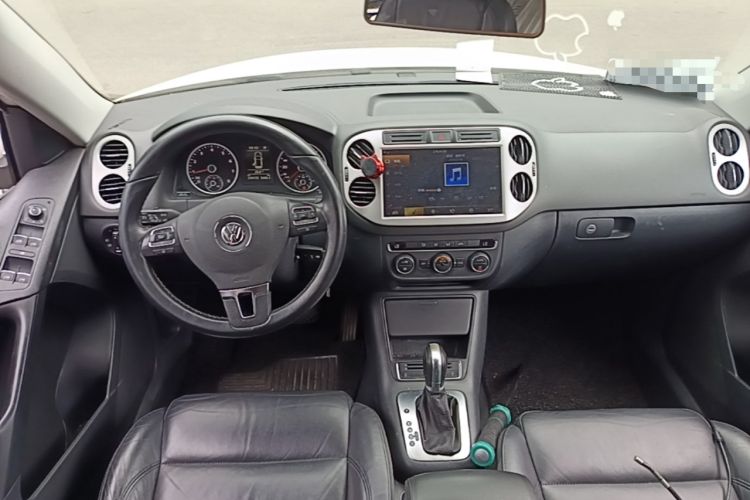 Used Volkswagen Tiguan 2015 1.8TSI Automatic Two-Wheel Drive Comfort Edition Center Console