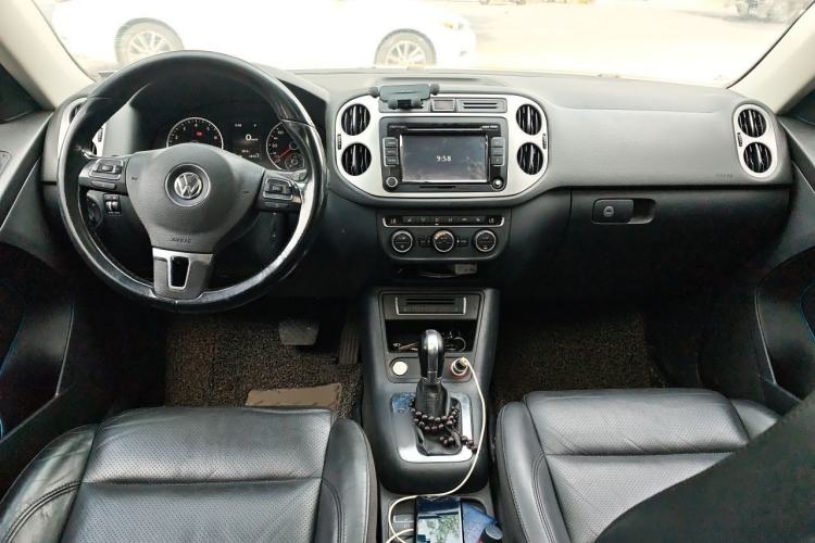 Used Volkswagen Tiguan 2015 1.8TSI Automatic Two-Wheel Drive Luxury Model Center Console