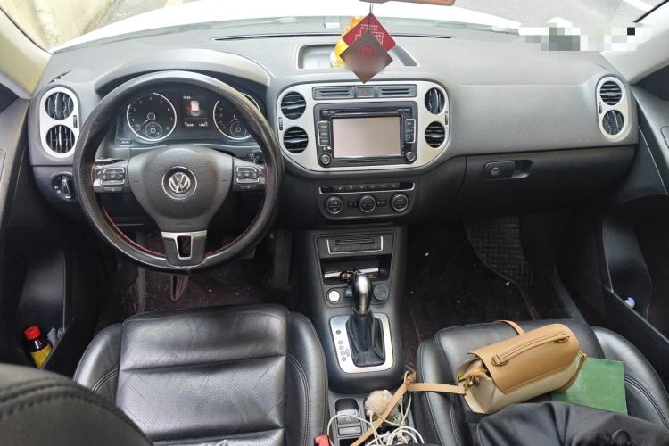 Used Volkswagen Tiguan 2015 1.8TSI Automatic Two-Wheel Drive Luxury Model Center Console