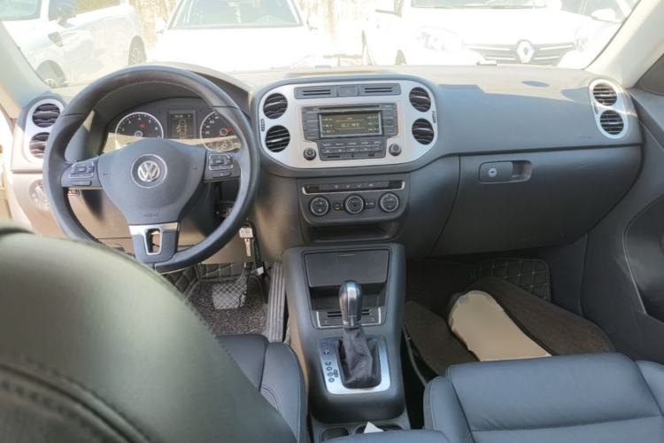 Used Volkswagen Tiguan 2015 1.8TSI Automatic Two-Wheel Drive Comfort Edition Center Console