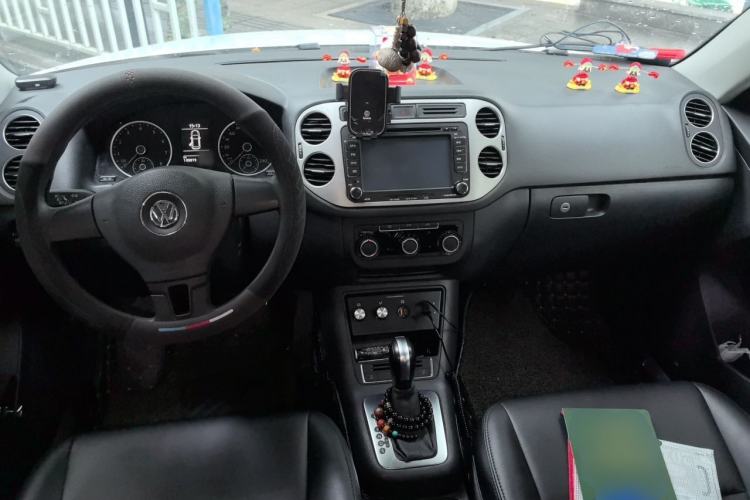 Used Volkswagen Tiguan 2015 1.8TSI Automatic Two-Wheel Drive Trend Edition Center Console