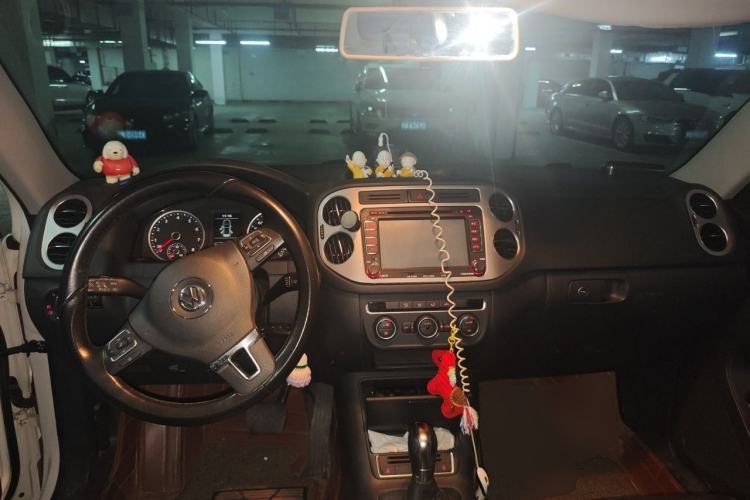 Used Volkswagen Tiguan 2015 1.8TSI Automatic Two-Wheel Drive Comfort Edition Center Console