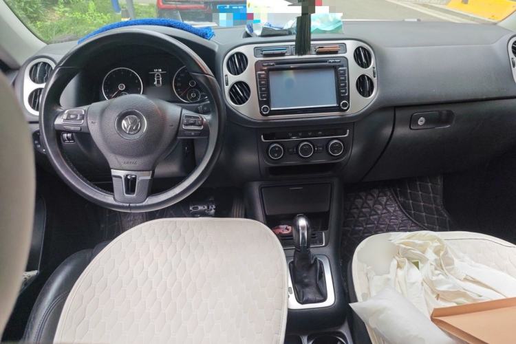 Used Volkswagen Tiguan 2015 1.8TSI Automatic Two-Wheel Drive Comfort Edition Center Console