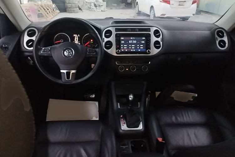 Used Volkswagen Tiguan 2015 1.8TSI Automatic Two-Wheel Drive Comfort Edition Center Console