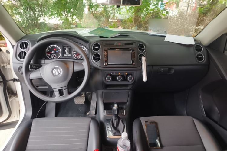 Used Volkswagen Tiguan 2015 1.8TSI Automatic Two-Wheel Drive Trend Edition Center Console