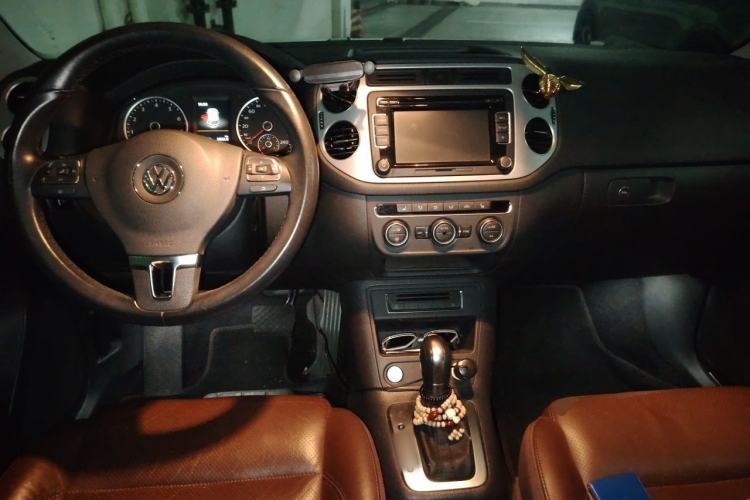 Used Volkswagen Tiguan 2015 1.8TSI Automatic Two-Wheel Drive Luxury Model Center Console