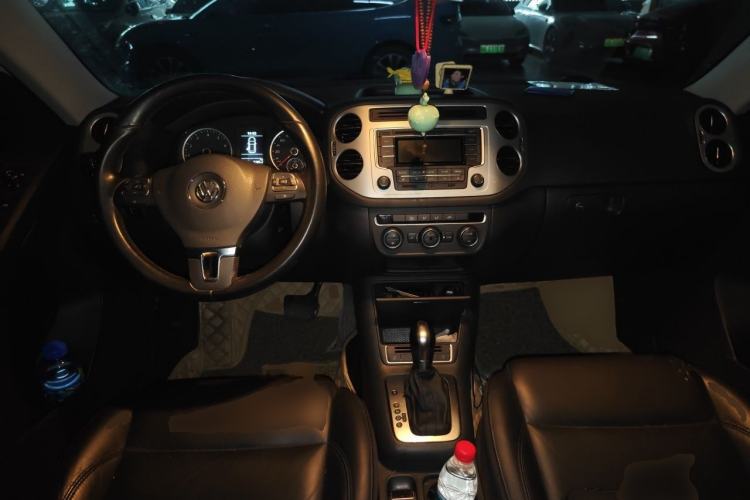 Used Volkswagen Tiguan 2015 1.8TSI Automatic Two-Wheel Drive Comfort Edition Center Console