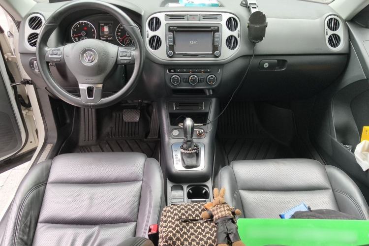 Used Volkswagen Tiguan 2015 1.8TSI Automatic Two-Wheel Drive Luxury Model Center Console