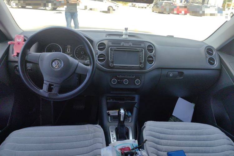 Used Volkswagen Tiguan 2015 1.8TSI Automatic Two-Wheel Drive Trend Edition Center Console