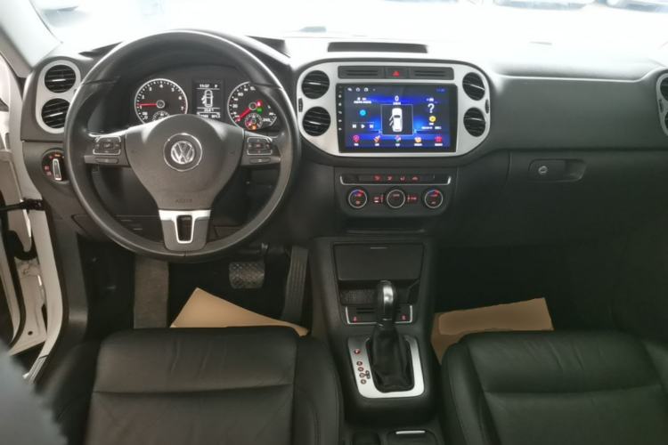 Used Volkswagen Tiguan 2015 1.8TSI Automatic Two-Wheel Drive Comfort Edition Center Console