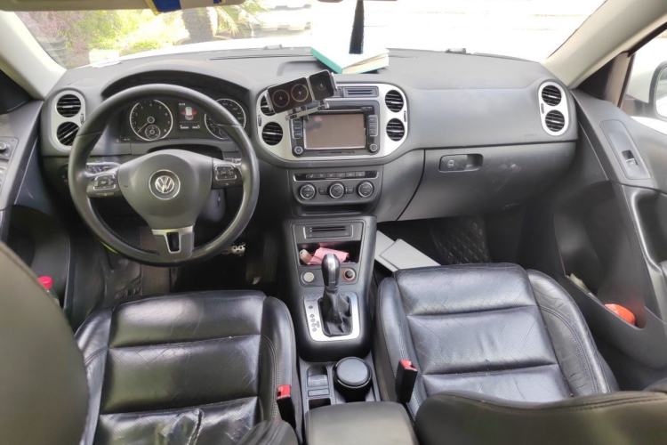 Used Volkswagen Tiguan 2015 1.8TSI Automatic All-Wheel-Drive Luxury Model Center Console