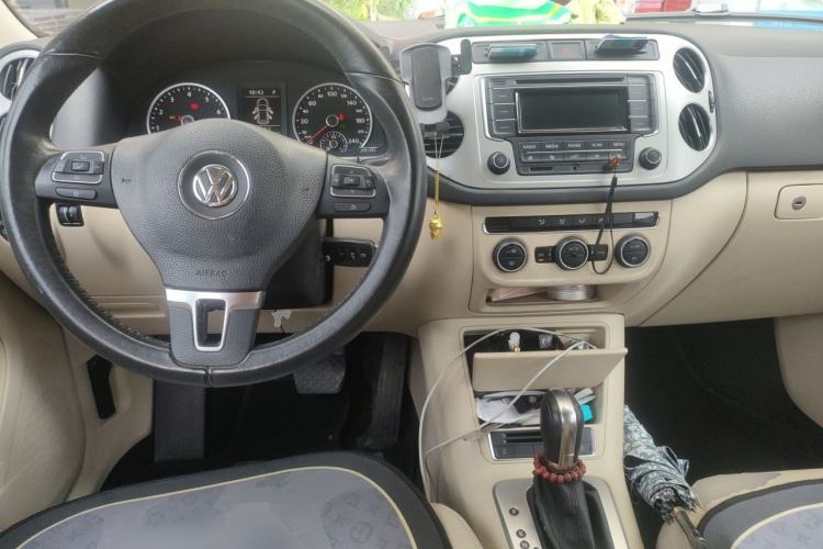 Used Volkswagen Tiguan 2015 1.8TSI Automatic Two-Wheel Drive Comfort Edition Center Console