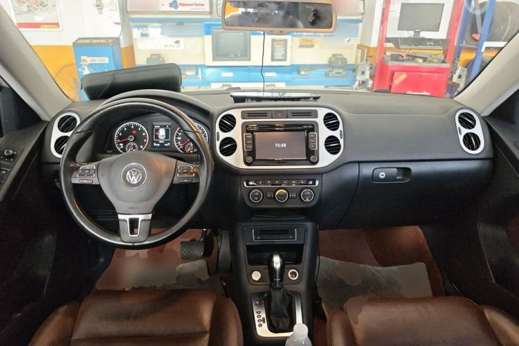 Used Volkswagen Tiguan 2015 1.8TSI Automatic Two-Wheel Drive Luxury Model Center Console