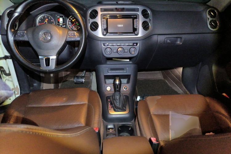 Used Volkswagen Tiguan 2015 1.8TSI Automatic Two-Wheel Drive Luxury Model Center Console