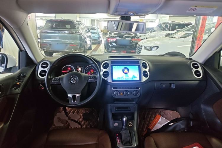Used Volkswagen Tiguan 2015 1.8TSI Automatic Two-Wheel Drive Luxury Model Center Console