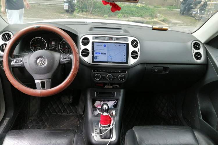 Used Volkswagen Tiguan 2015 1.8TSI Automatic Two-Wheel Drive Luxury Model Center Console