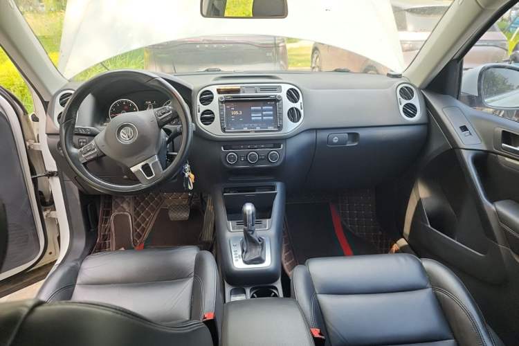Used Volkswagen Tiguan 2015 1.8TSI Automatic Two-Wheel Drive Comfort Edition Center Console