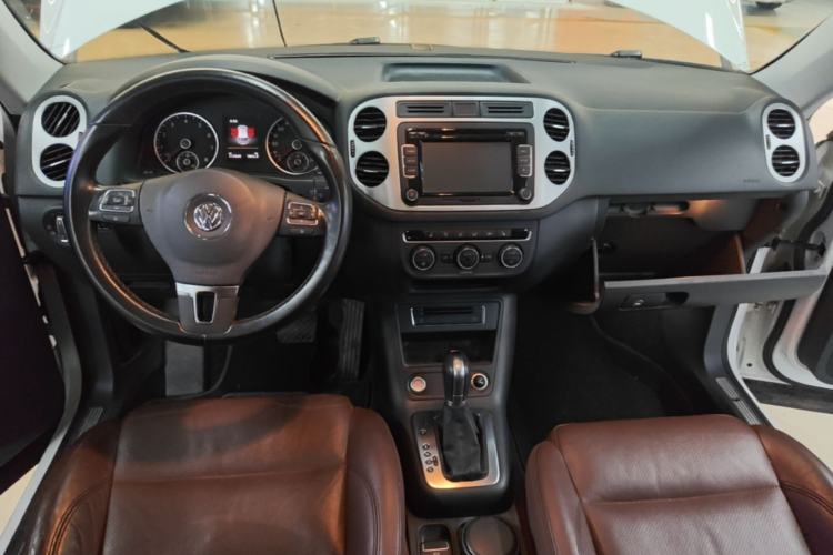 Used Volkswagen Tiguan 2015 1.8TSI Automatic Two-Wheel Drive Luxury Model Center Console