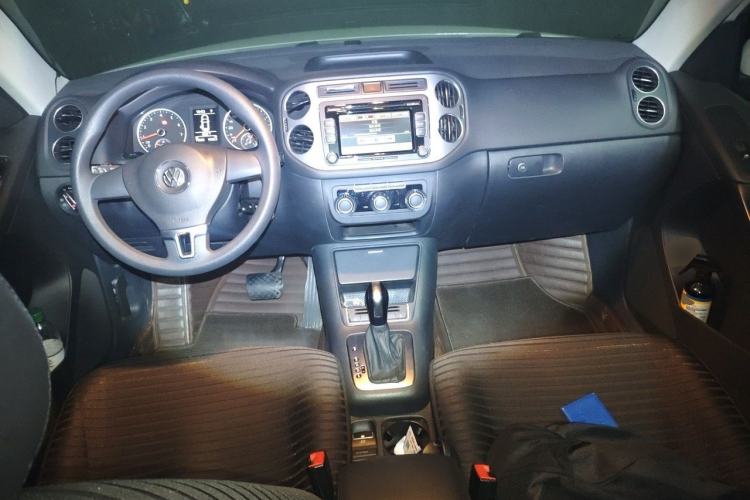 Used Volkswagen Tiguan 2015 1.8TSI Automatic Two-Wheel Drive Trend Edition Center Console