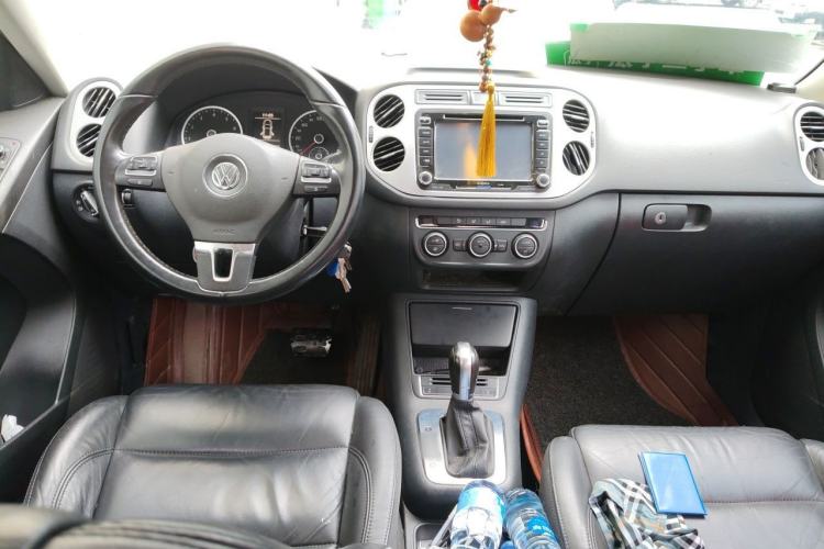 Used Volkswagen Tiguan 2015 1.8TSI Automatic Two-Wheel Drive Comfort Edition Center Console