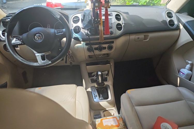 Used Volkswagen Tiguan 2015 1.8TSI Automatic Two-Wheel Drive Comfort Edition Center Console
